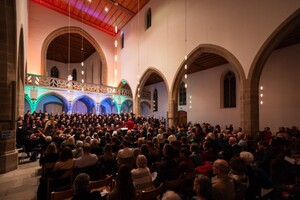volle Kirche.jpg